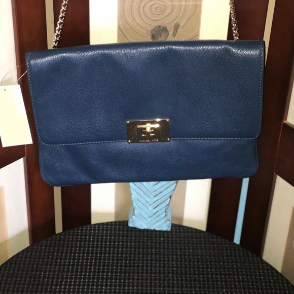 NWT MICHAEL KORS NAVY OVERSIZED CLUTCH LEATHER HAN - Picture 1 of 6
